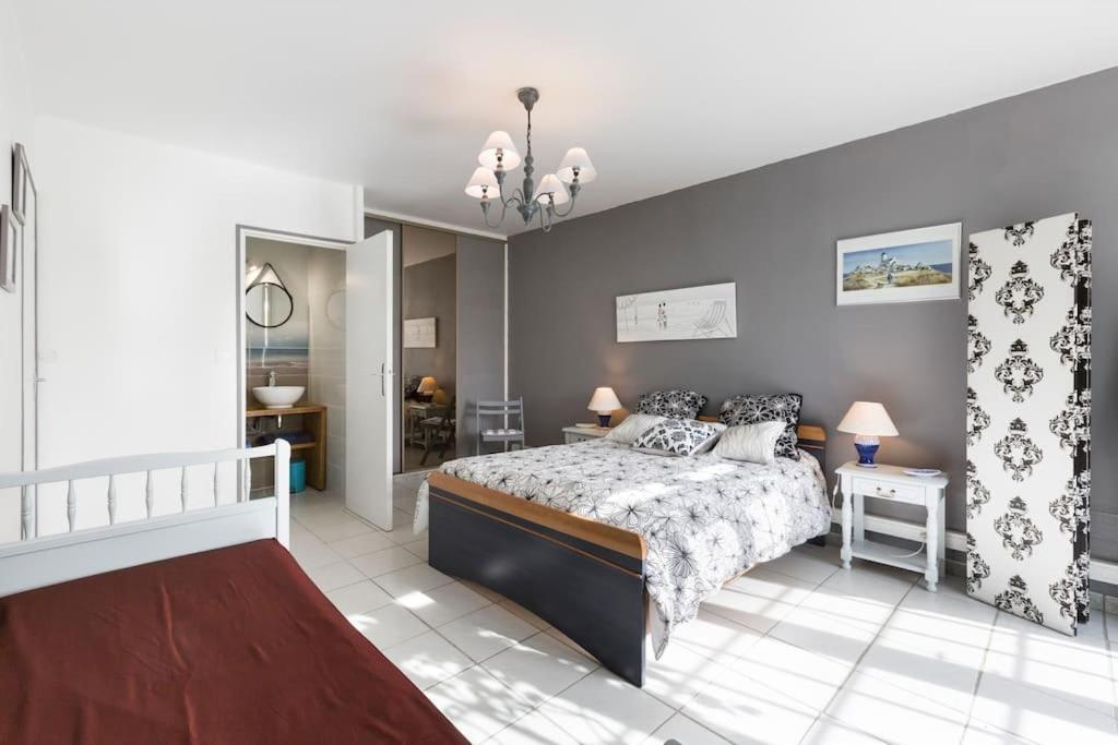 Chambres D'Hotes - Les Palmiers Corseul Luaran gambar